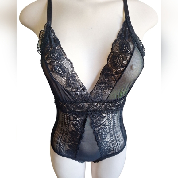 Black Sheer Lace Bodysuit Lingerie, Size Medium - Picture 4 of 6